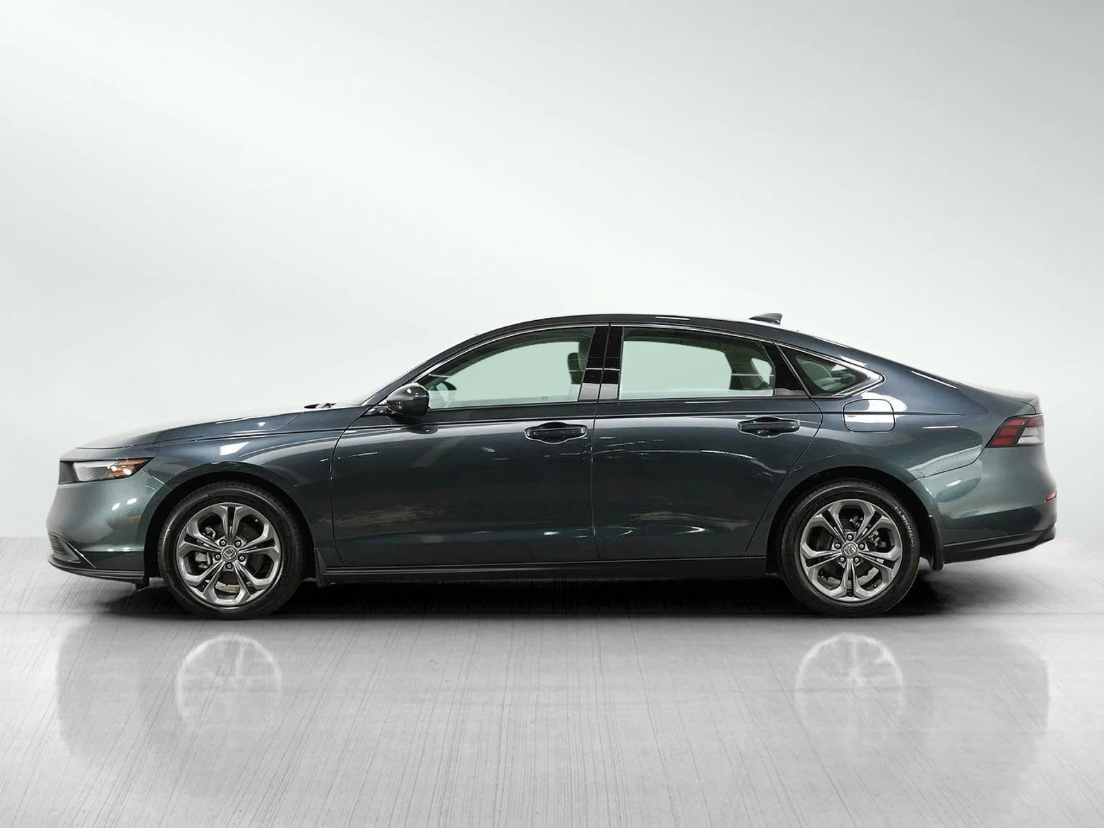 Used 2024 Honda Accord EX with VIN 1HGCY1F37RA024804 for sale in Burnsville, Minnesota