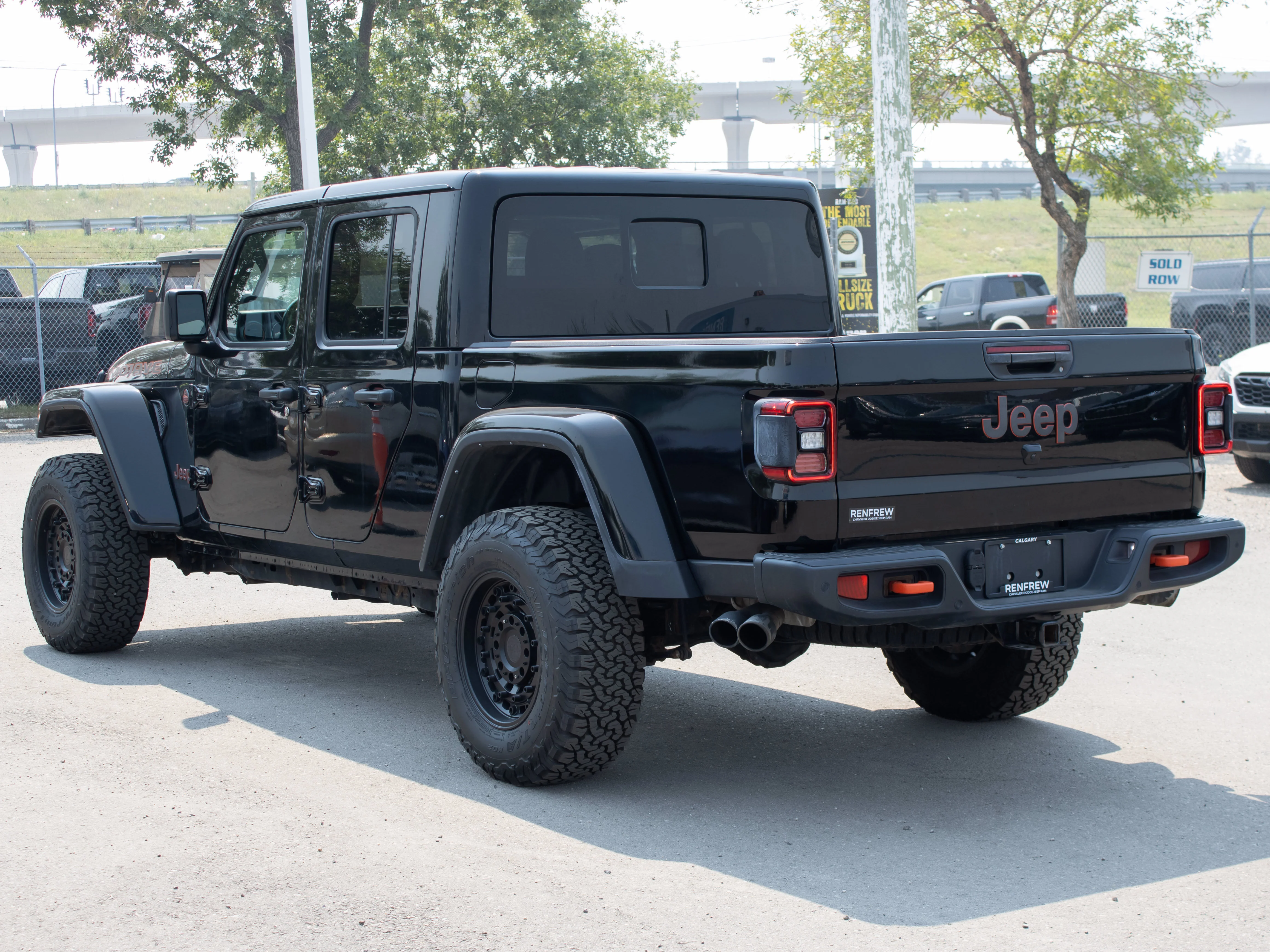 Certified Used 2021 Black Jeep Mojave * No Accidents | Heated Seats | LED Light Bar | V6 | Trailer Tow | FOX Suspension image 17