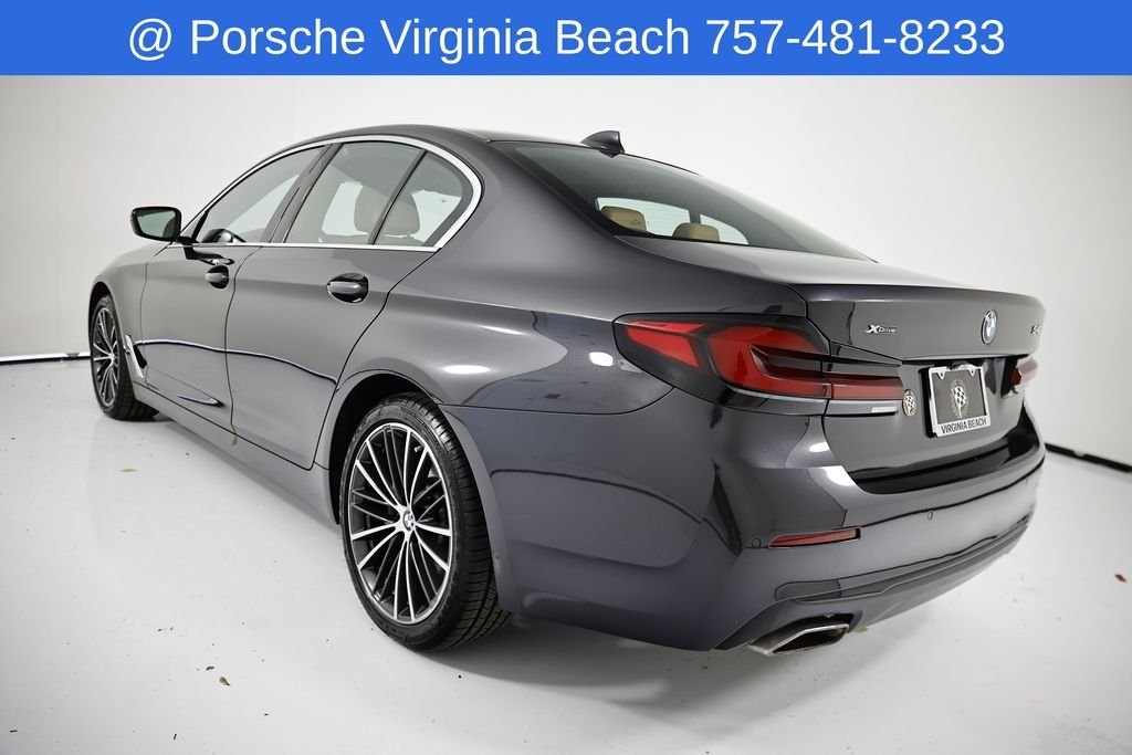 Used 2023 Gray BMW 540i xDrive image 3