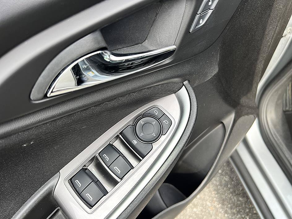 Used 2025 Sterling Gray Metallic Chevrolet LT image 20