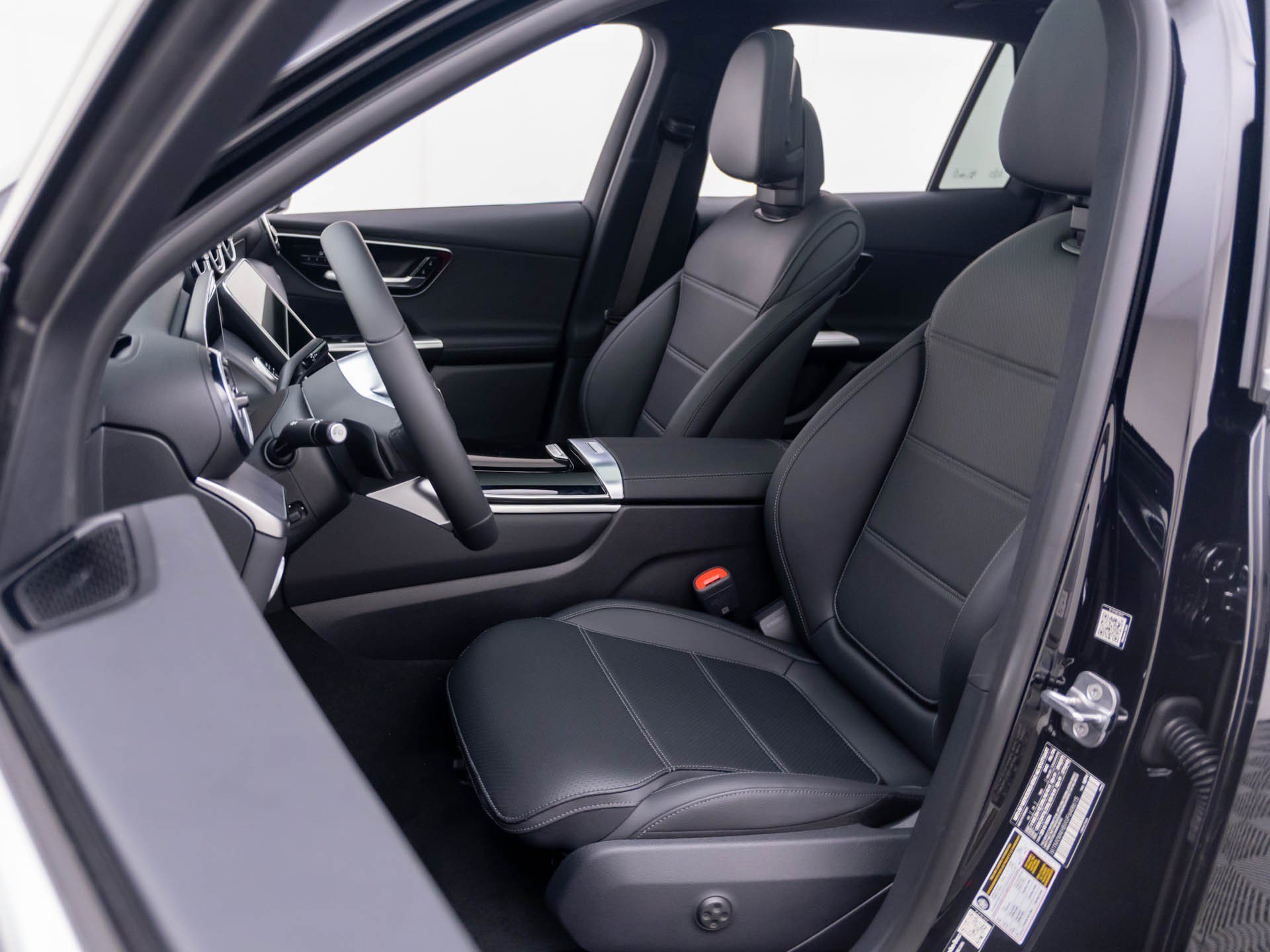 New 2027 Black Mercedes-Benz GLC 300 image 57