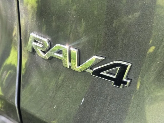 Used 2021 Gray Toyota XLE image 11