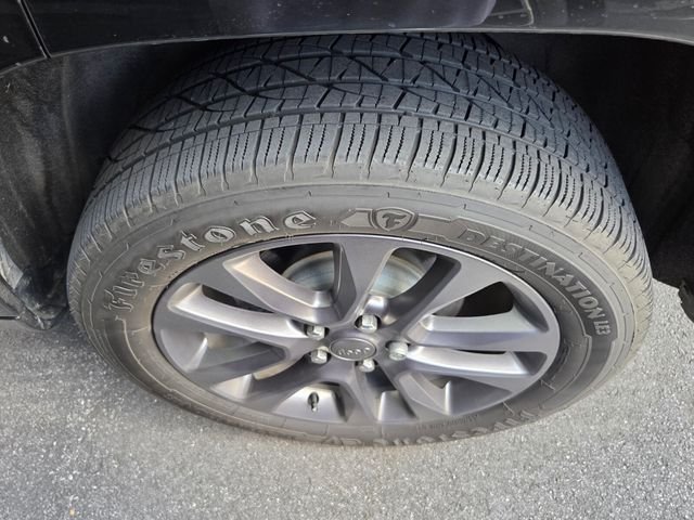 Used 2018 Black Jeep Overland image 4