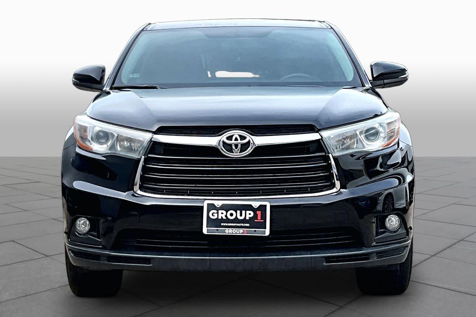 Used 2015 Attitude Black Metallic Toyota LE Plus image 3