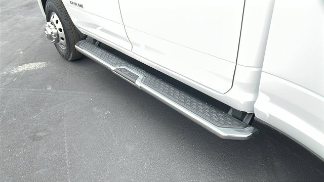 New 2026 Bright White Clear-Coat Exterior Paint RAM Big Horn image 24