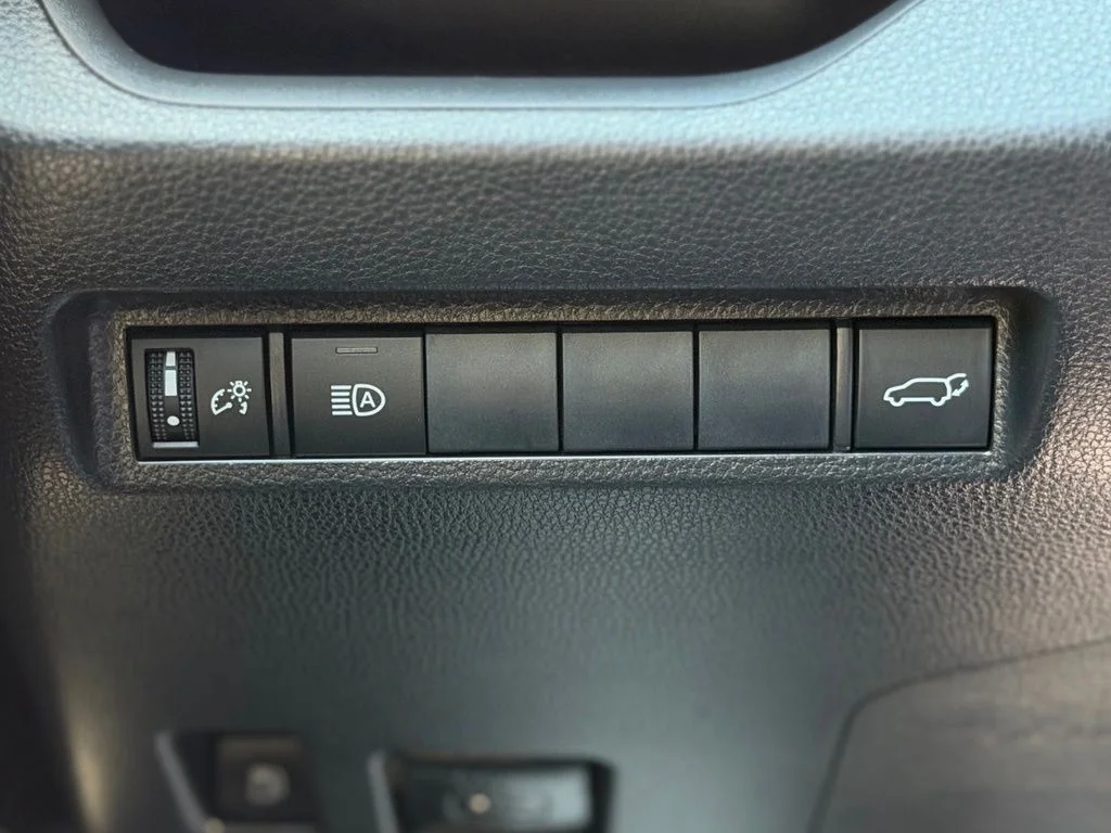 Used 2019 Gray Toyota XLE image 25