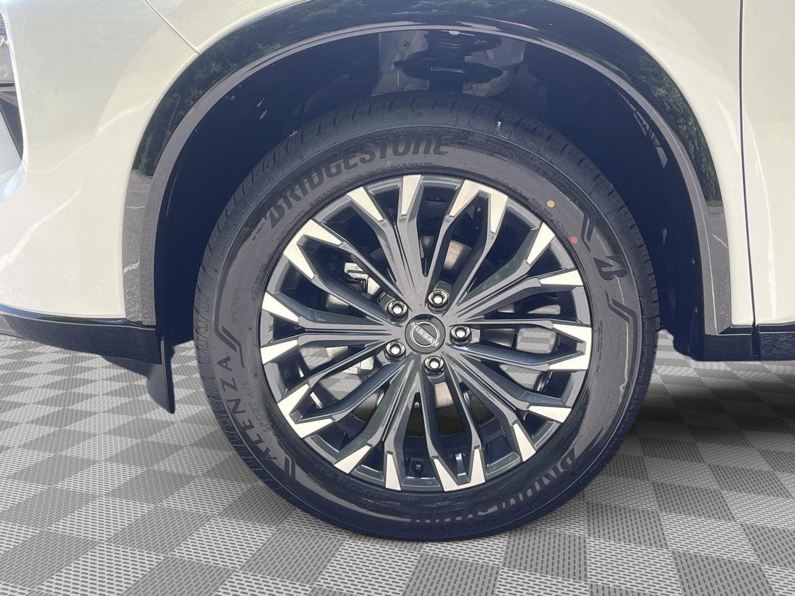 New 2026 Everest White Pearl TriCoat Nissan Platinum image 10