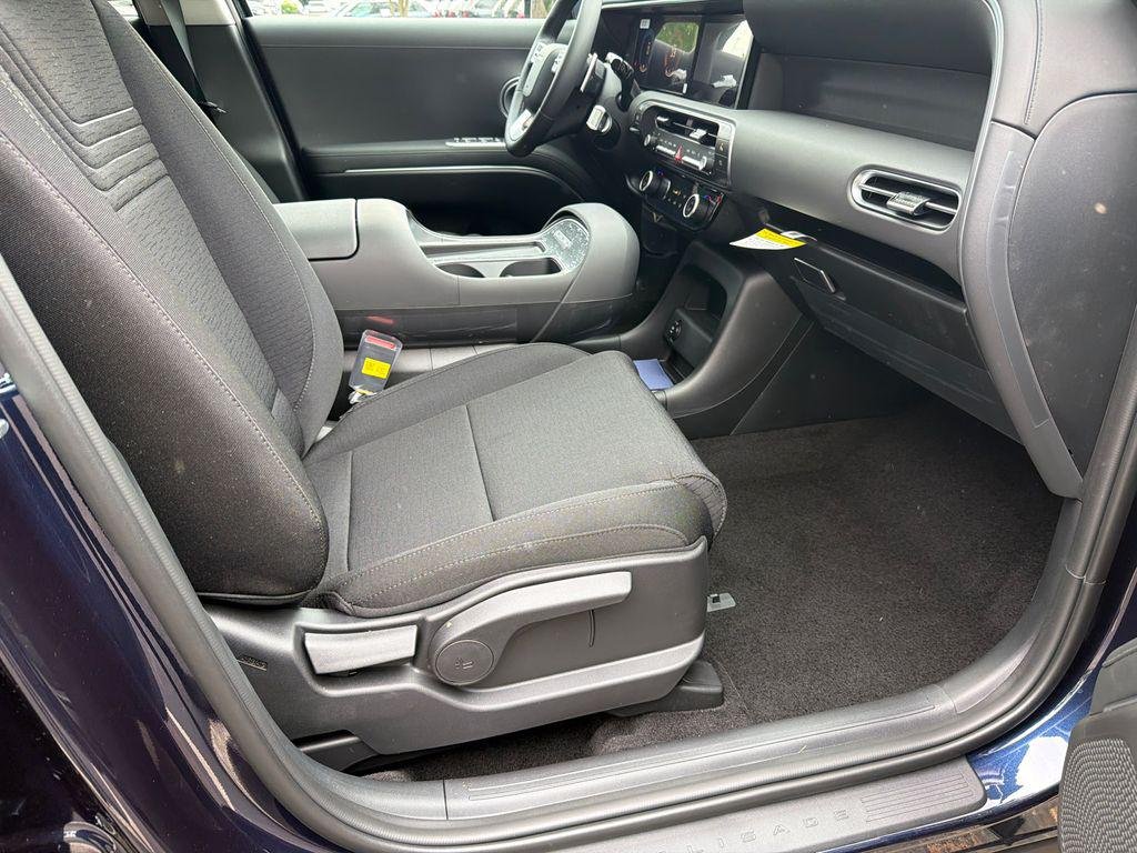 New 2026 Blue Hyundai SE FWD image 13