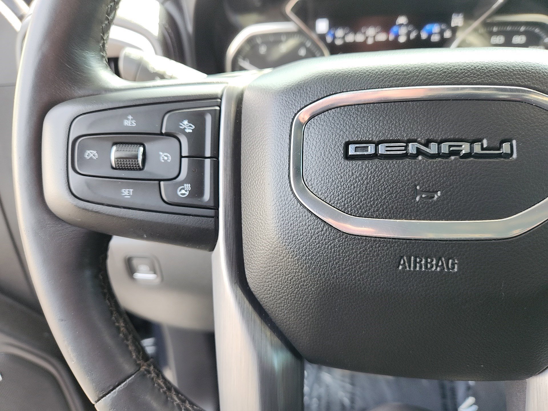 Used 2021 Hunter Metallic GMC Denali image 20