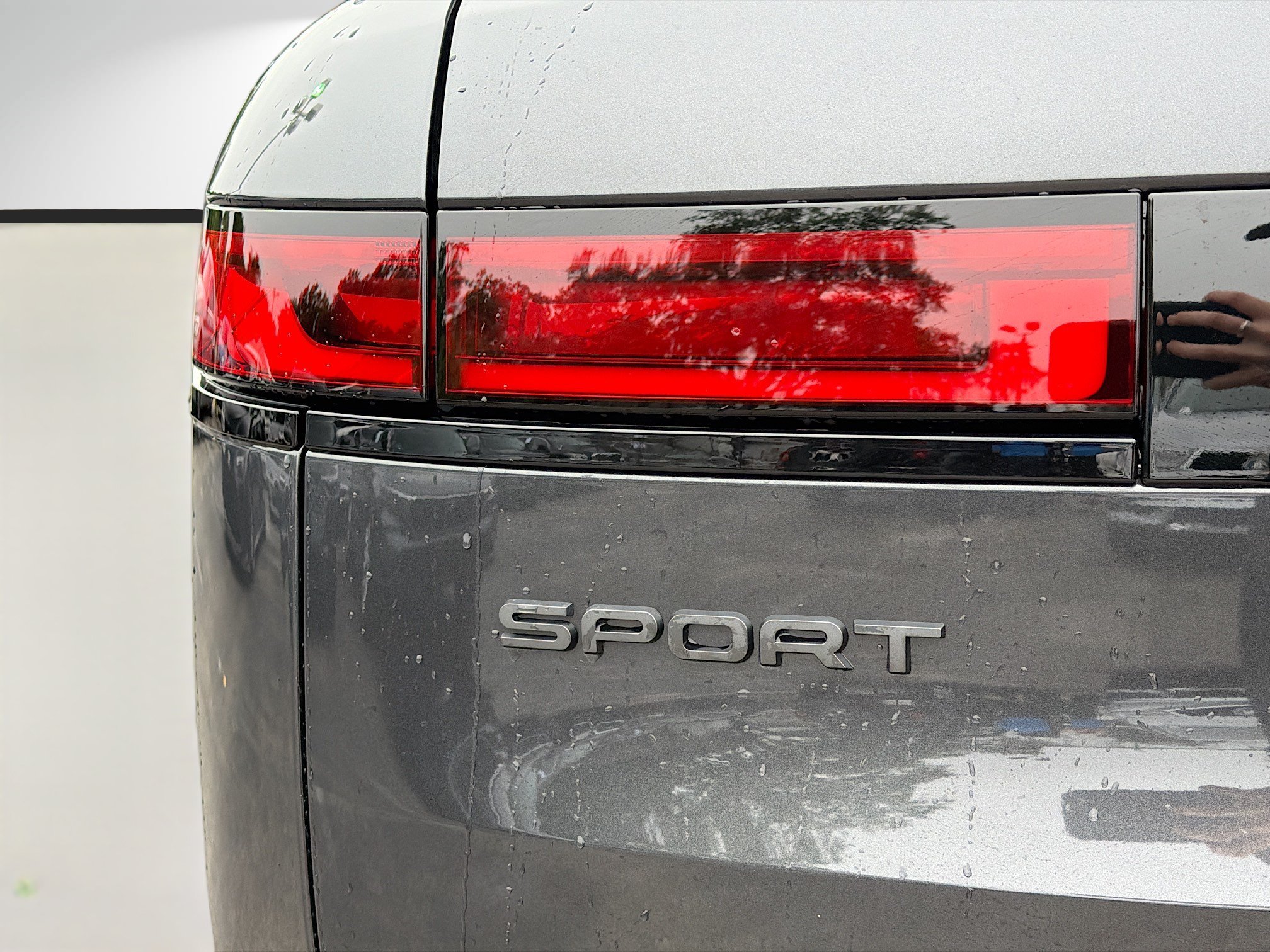 New 2026 Carpathian Grey Land Rover Dynamic SE image 10
