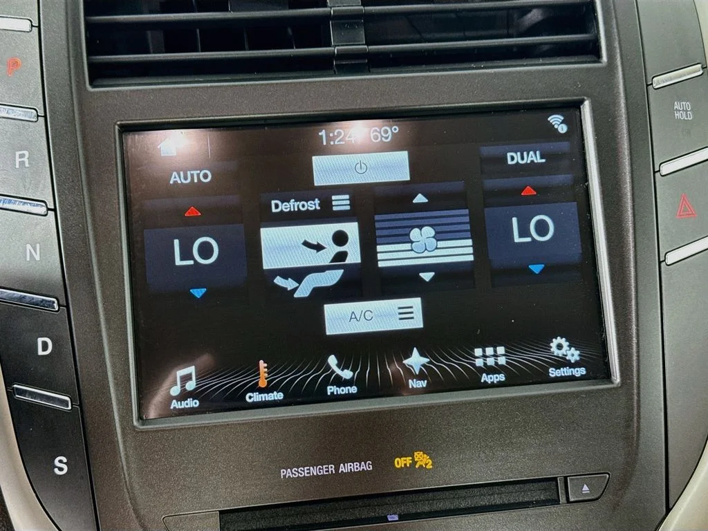 Used 2017 Burgundy Lincoln Select image 16