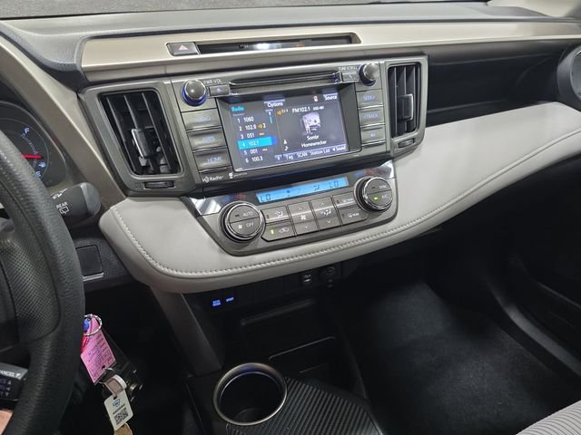Used 2015 Gray Toyota XLE image 17