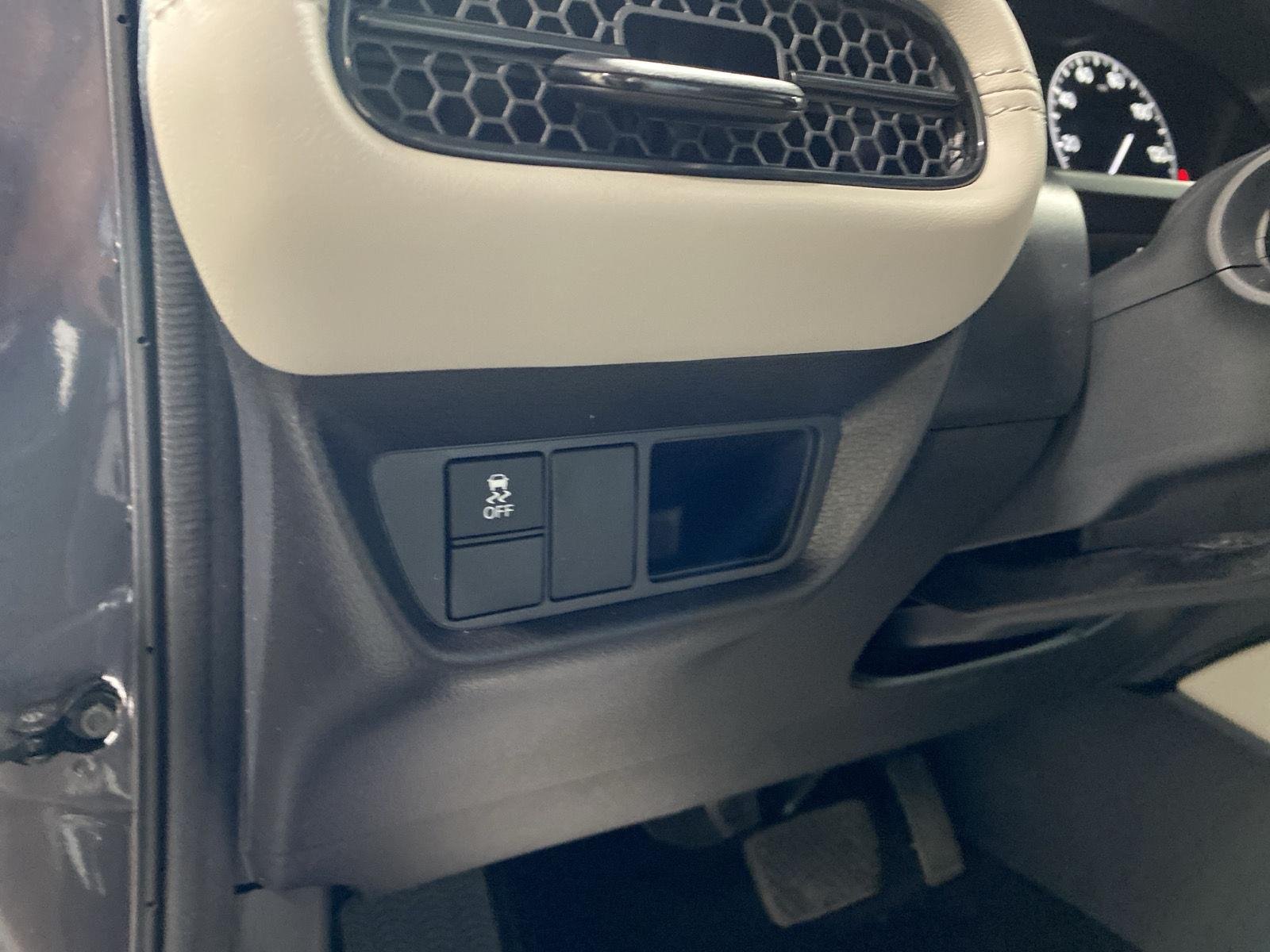 Used 2023 Modern Steel Metallic Honda LX image 18