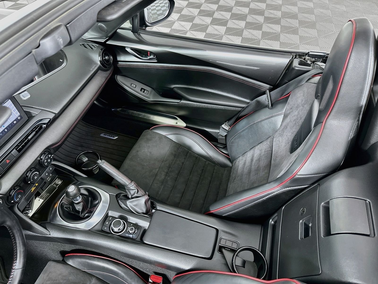 Used 2018 Machine Gray Mazda Club image 23