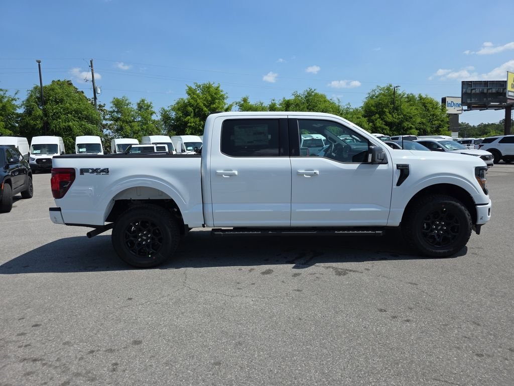 New 2026 Oxford White Ford XLT image 8