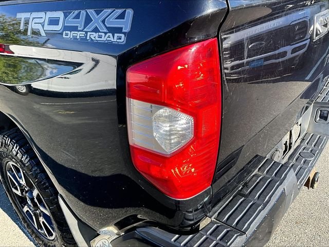 Used 2016 Black Toyota SR5 image 32