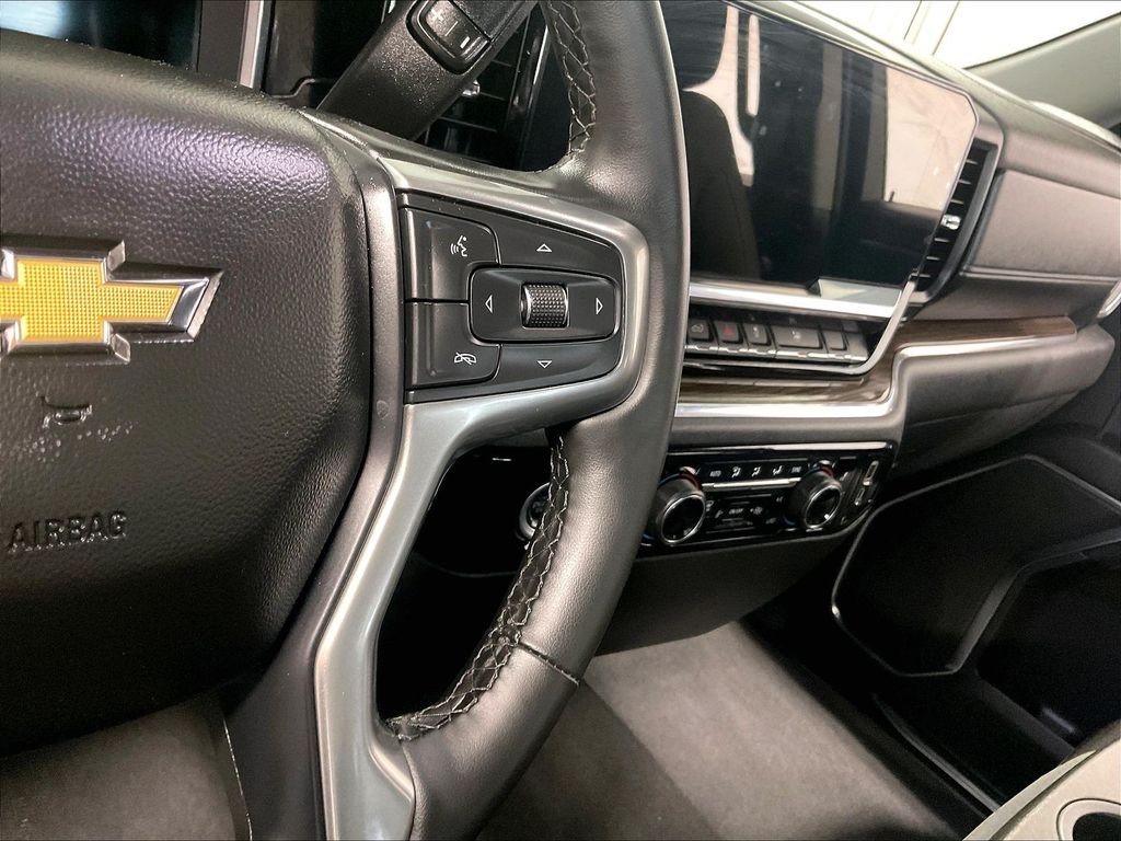 Used 2023 Gray Chevrolet LT image 23