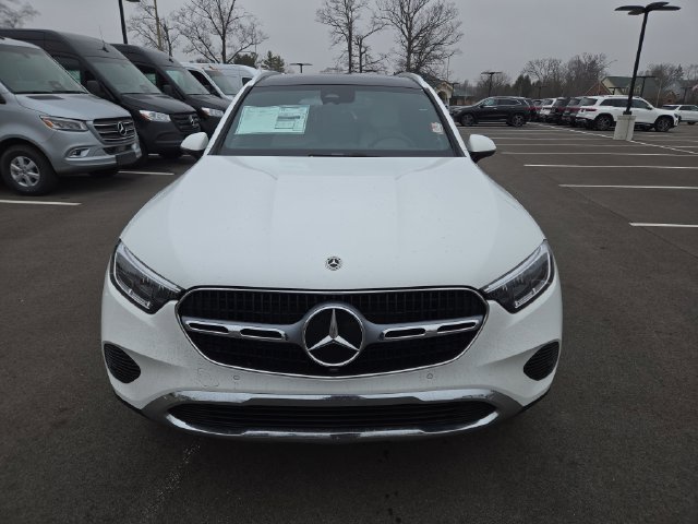 New 2026 Polar White Mercedes-Benz GLC300 image 8
