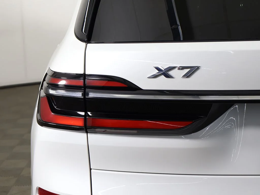 Used 2023 Alpine White BMW xDrive40i image 23