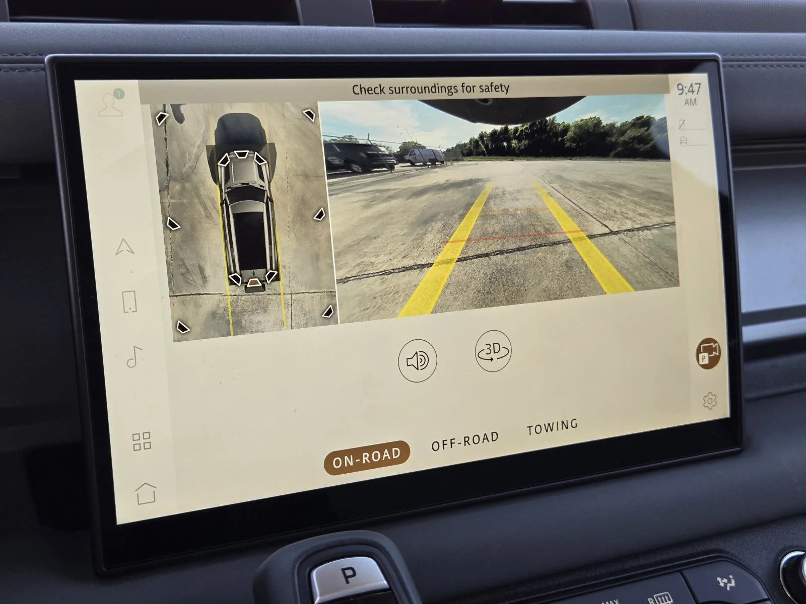 Used 2025 Gray Land Rover V8 image 22