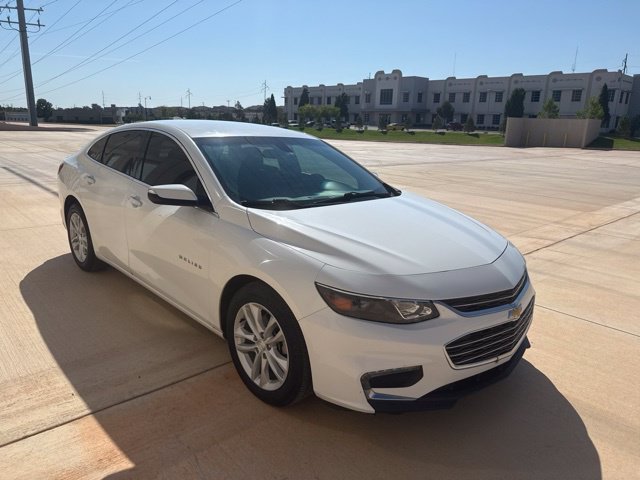 Used 2018 White Chevrolet LT image 3