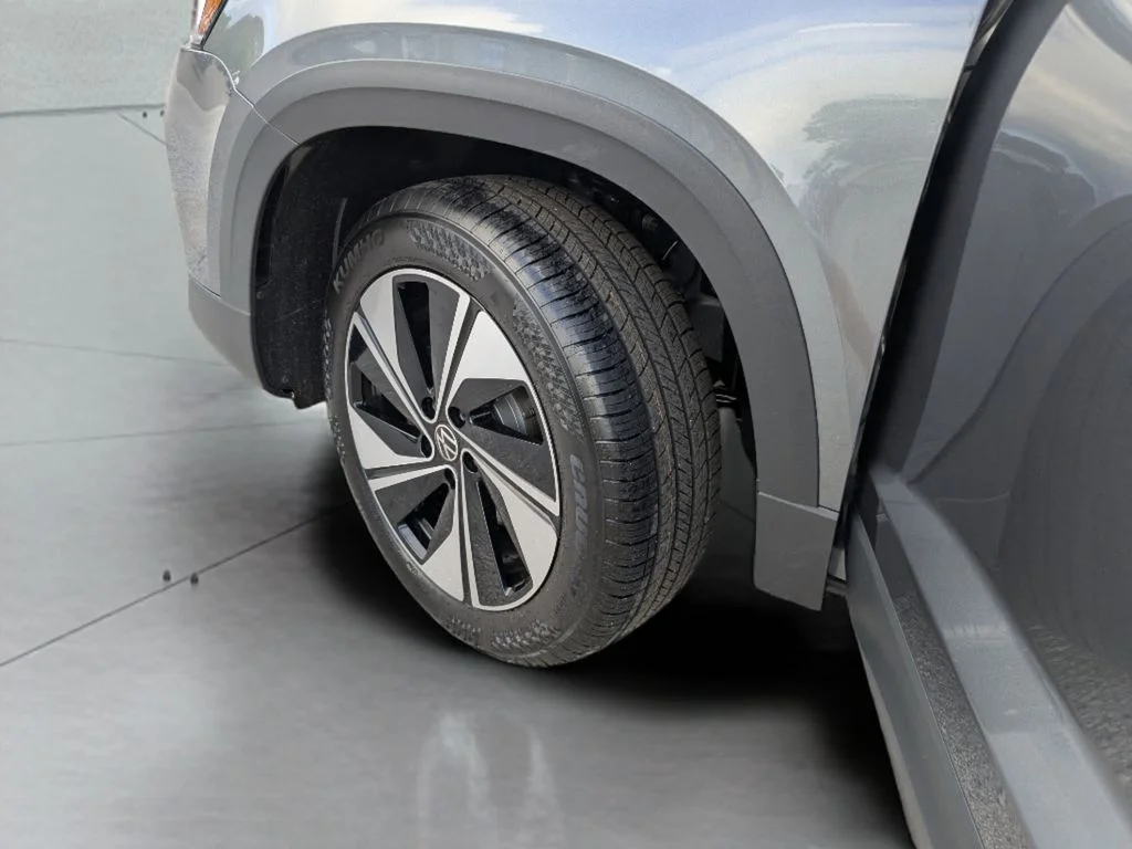 New 2026 Gray Volkswagen 1.5T SE image 31