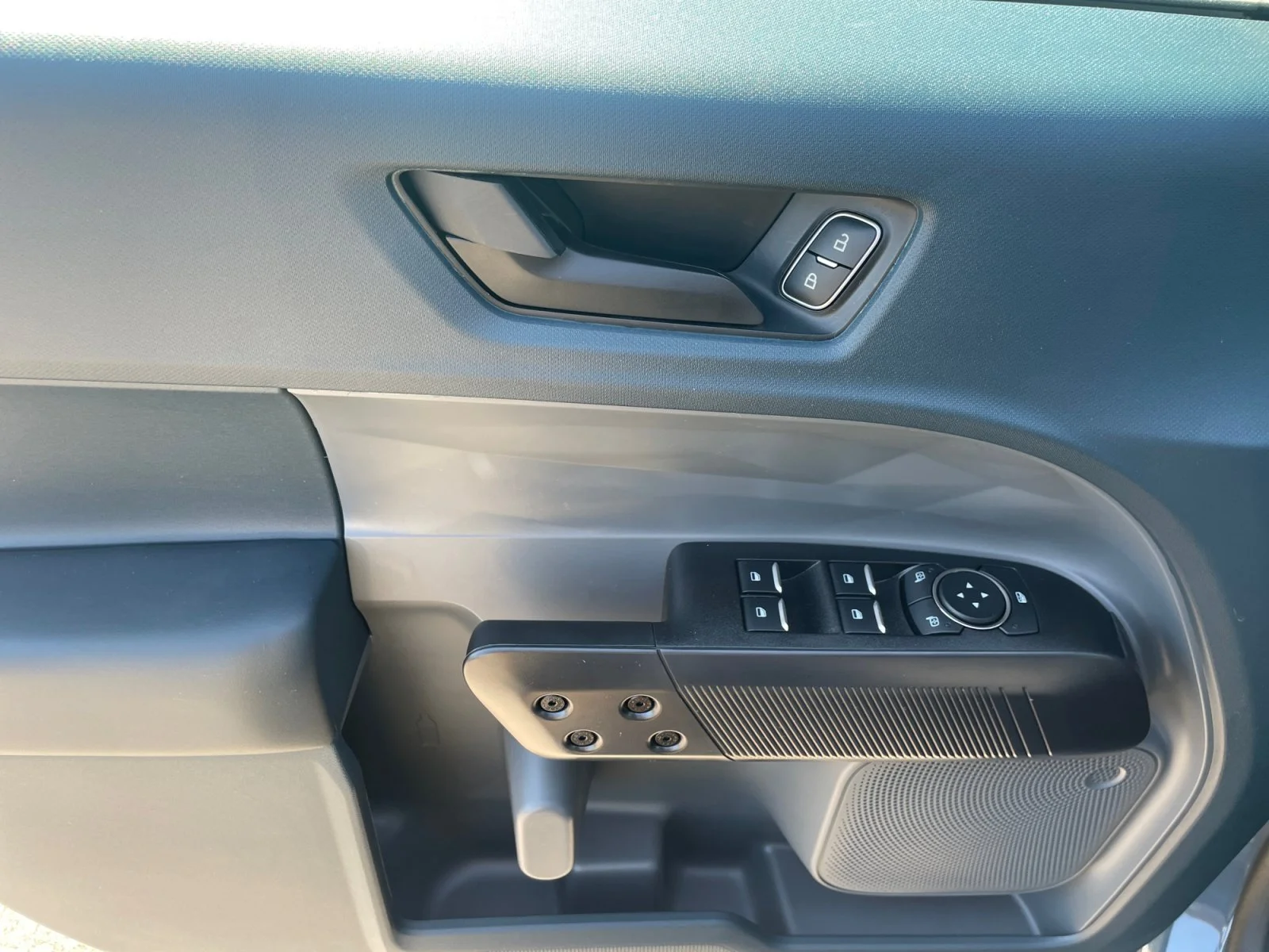 New 2026 Azure Grey Metallic Tri-Coat Ford XLT image 16