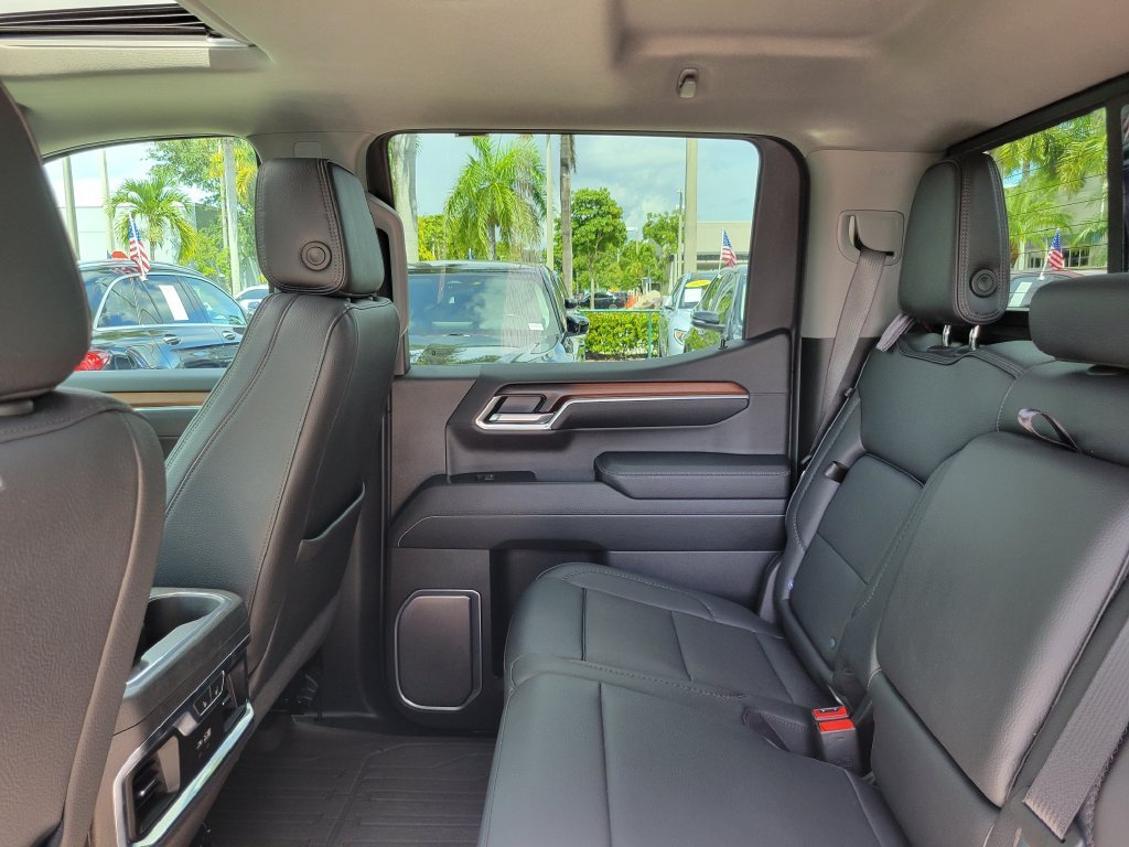Used 2025 Silver GMC Denali image 11