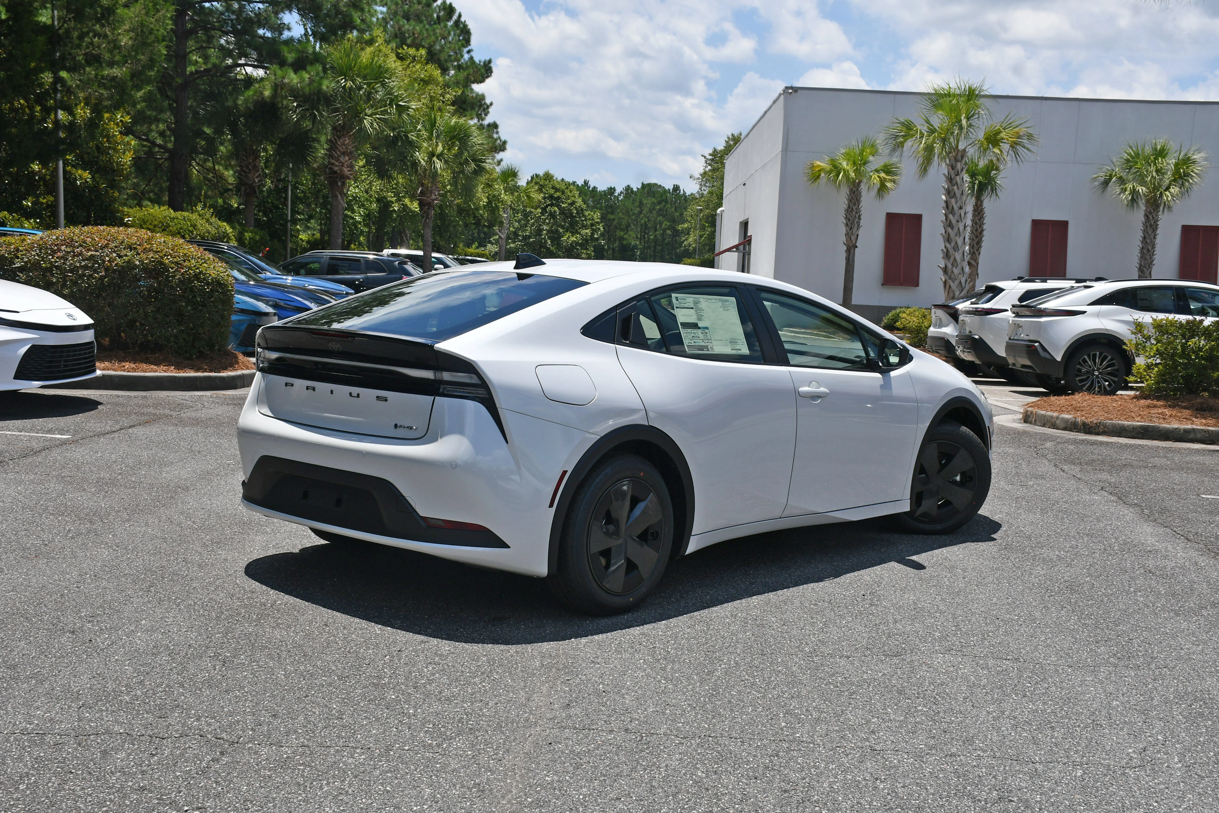 New 2026 Wind Chill Pearl Toyota SE image 2