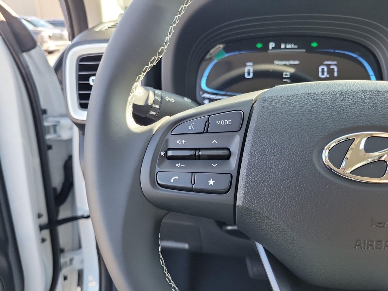 New 2026 Lunar White w/Black Roof Hyundai SEL w/Two-Tone Roof image 22