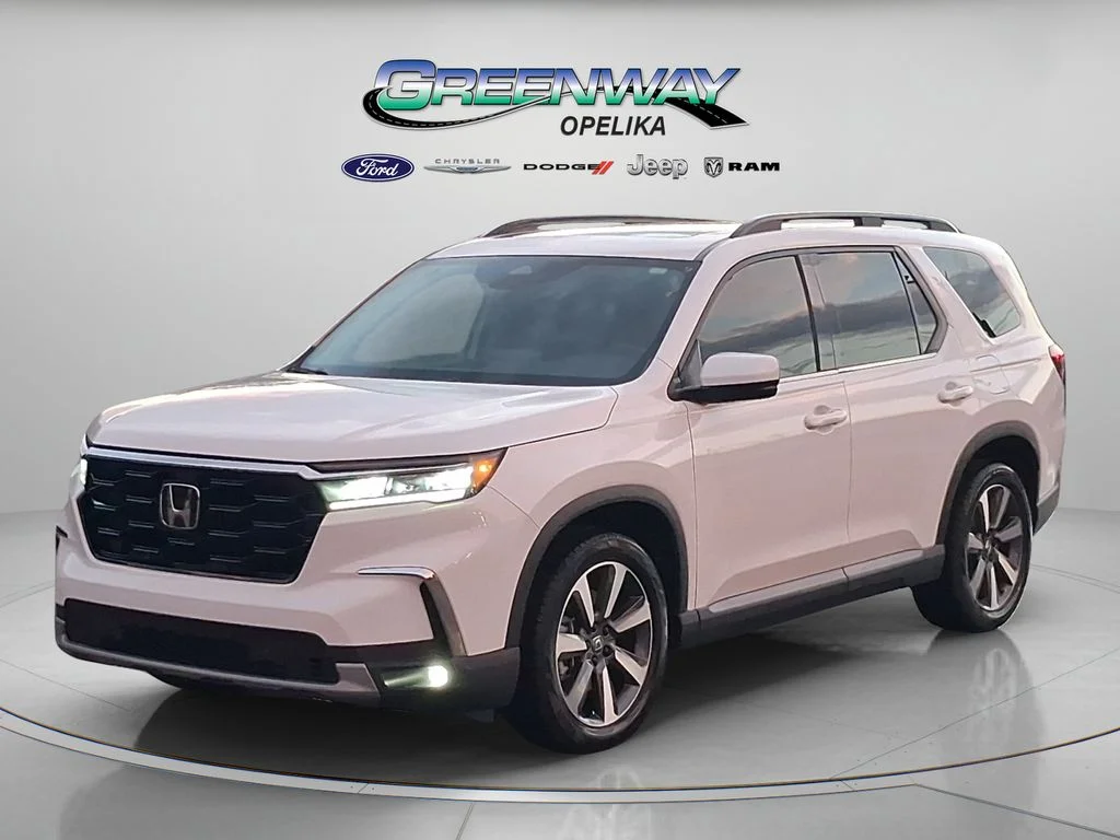 Used 2025 White Honda Touring image 3