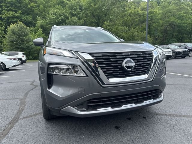 Used 2023 Gray Nissan SL image 11