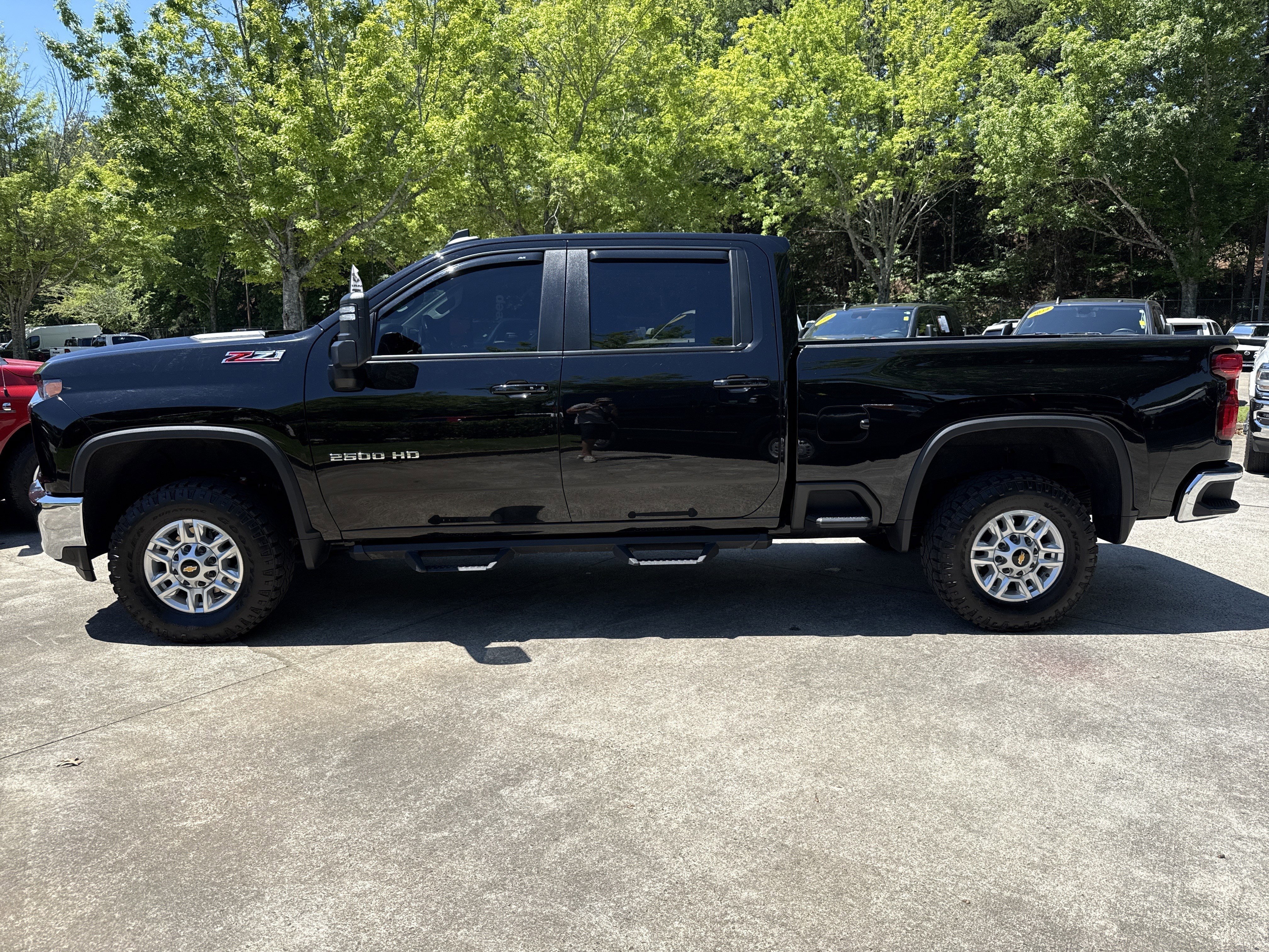 Used 2022 Black Chevrolet LT image 4