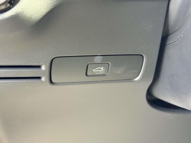 2026 Volvo XC40 Ultra Black Edition - Photo 18