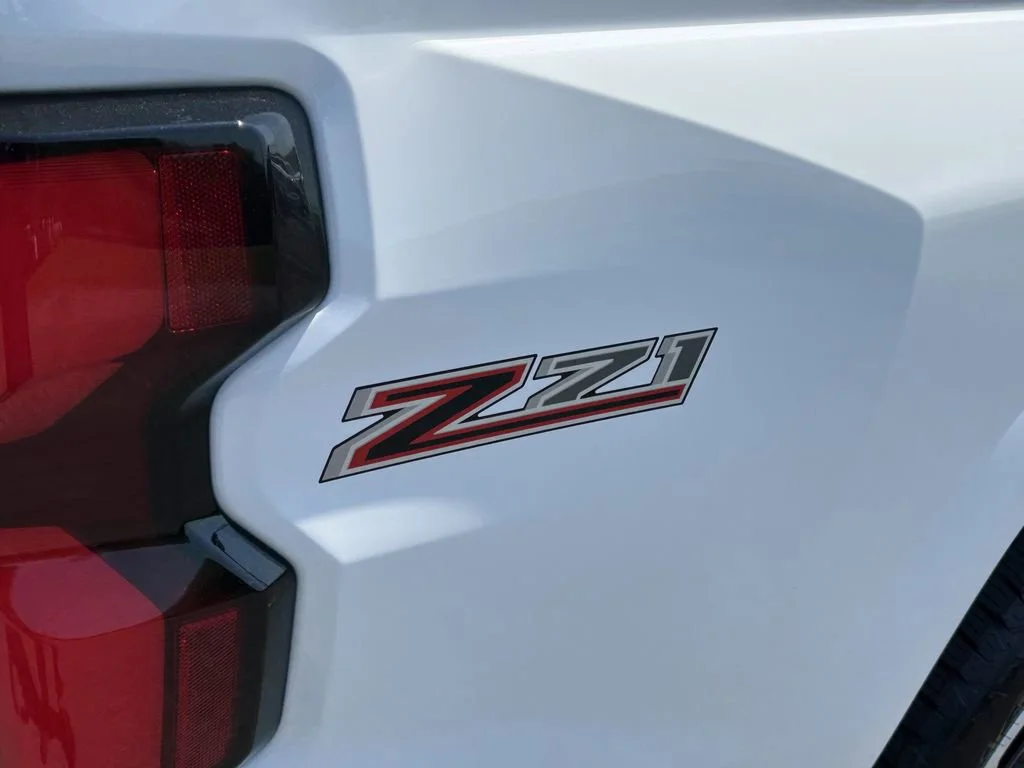 New 2026 Summit White Chevrolet Z71 image 9