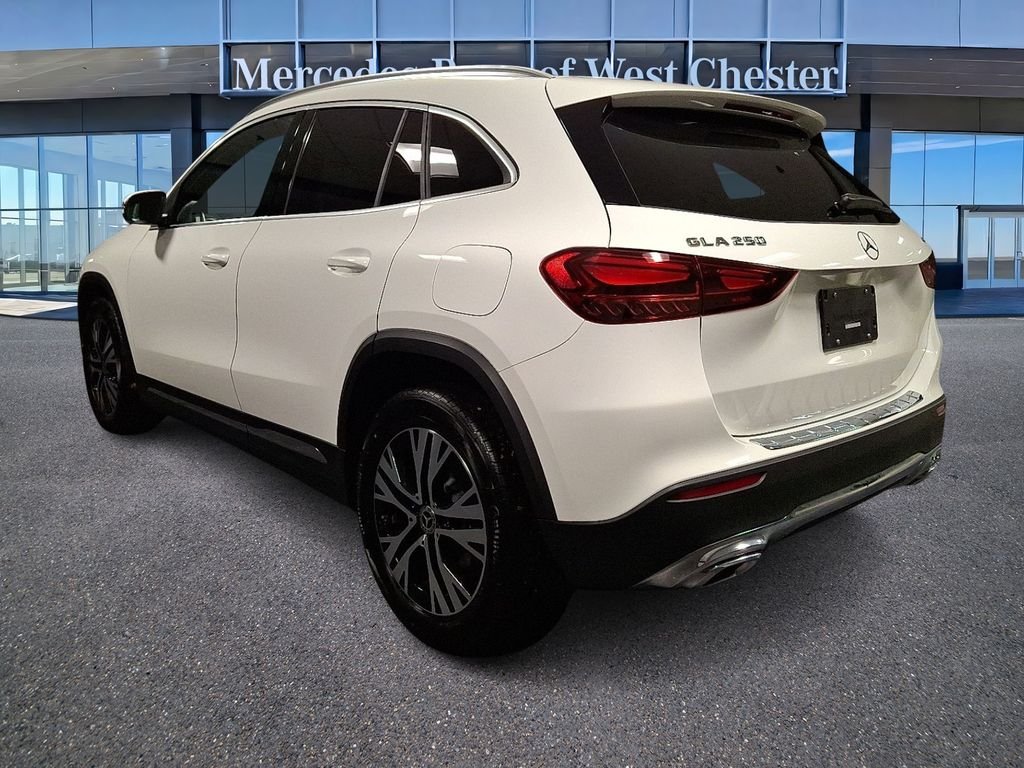Certified Used 2025 White Mercedes-Benz GLA 250 image 4
