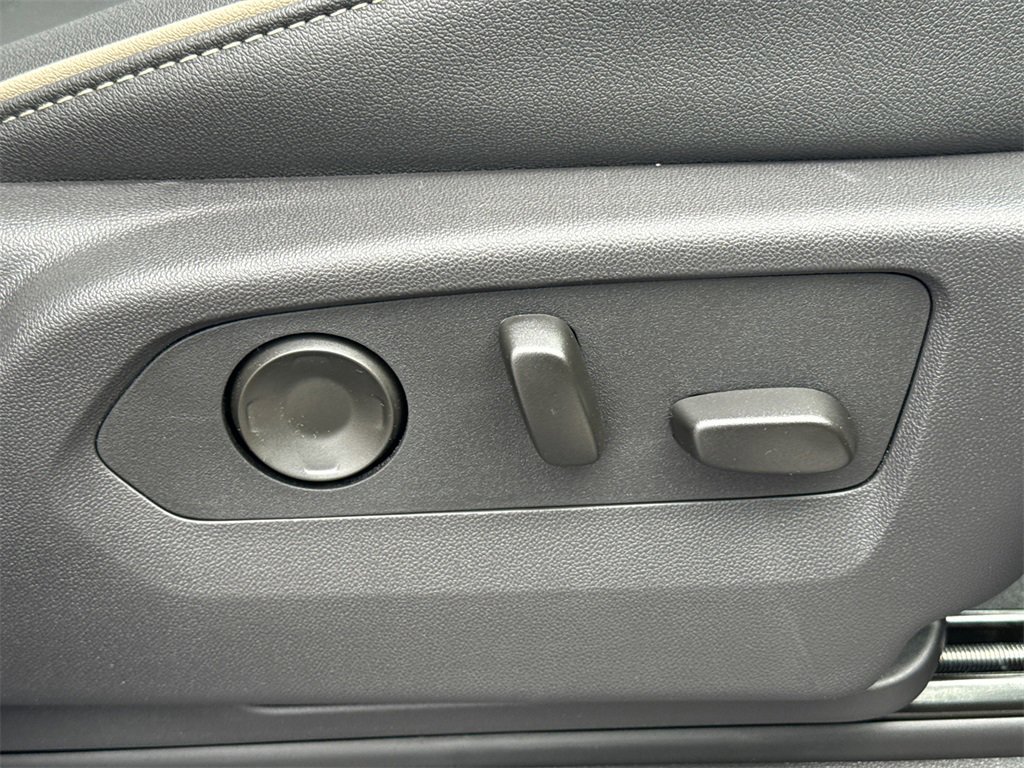 2026 GMC YUKON XL - Image 40