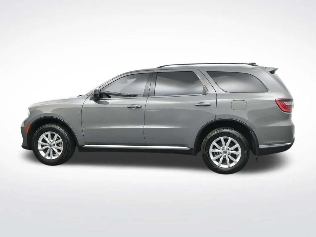 Used 2023 Gray Dodge SXT image 10