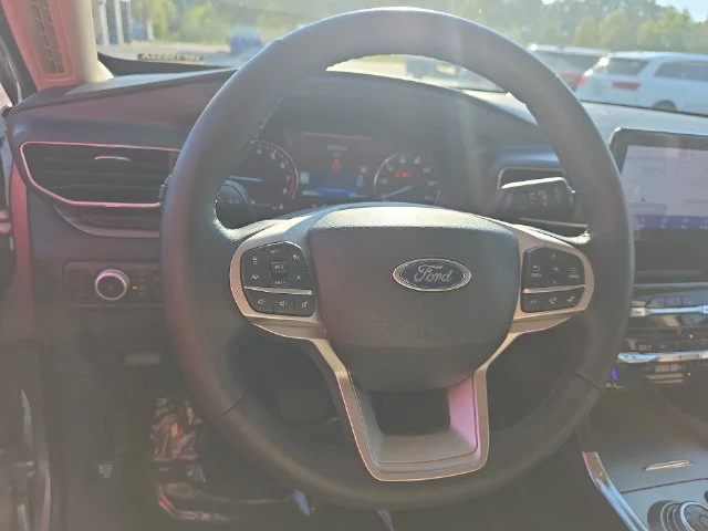 Used 2022 Silver Ford Limited image 18