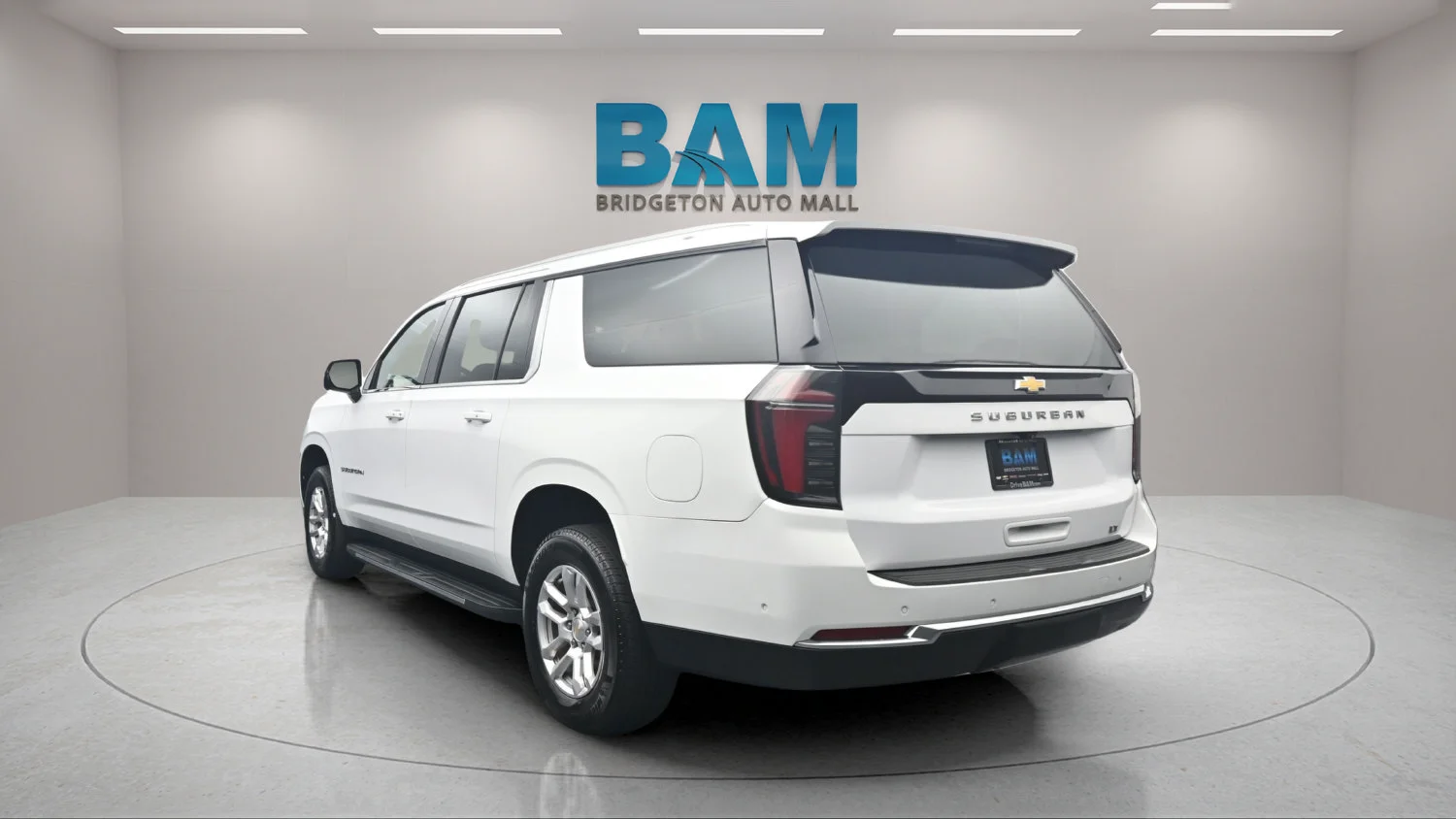 Used 2025 Summit White Chevrolet LT image 4