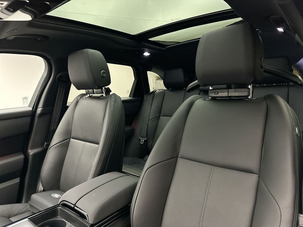 Certified Used 2026 Santorini Black Metallic Land Rover Dynamic SE image 9