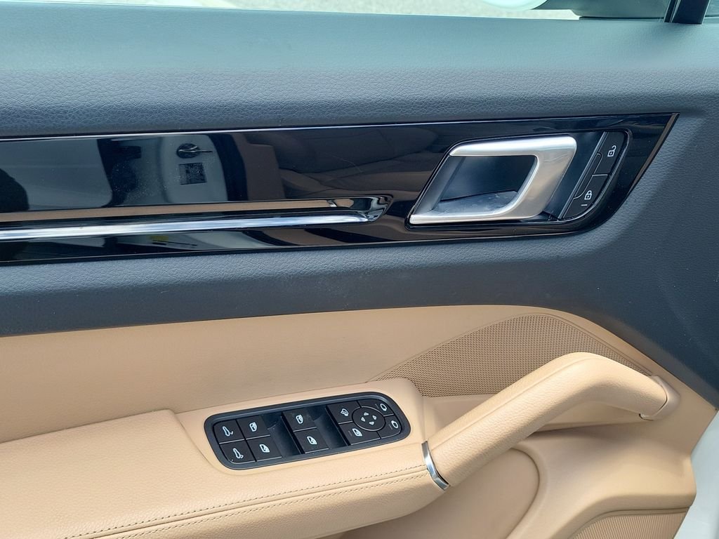 Used 2022 White Porsche Base image 24