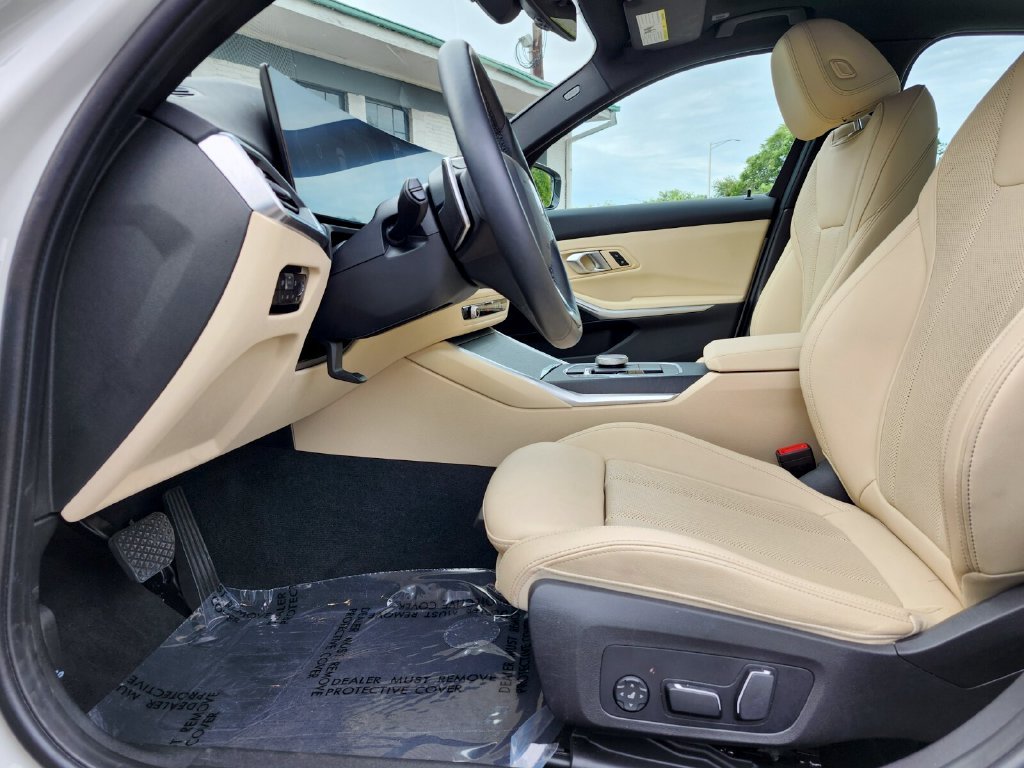 Used 2024 White BMW 330i xDrive image 19