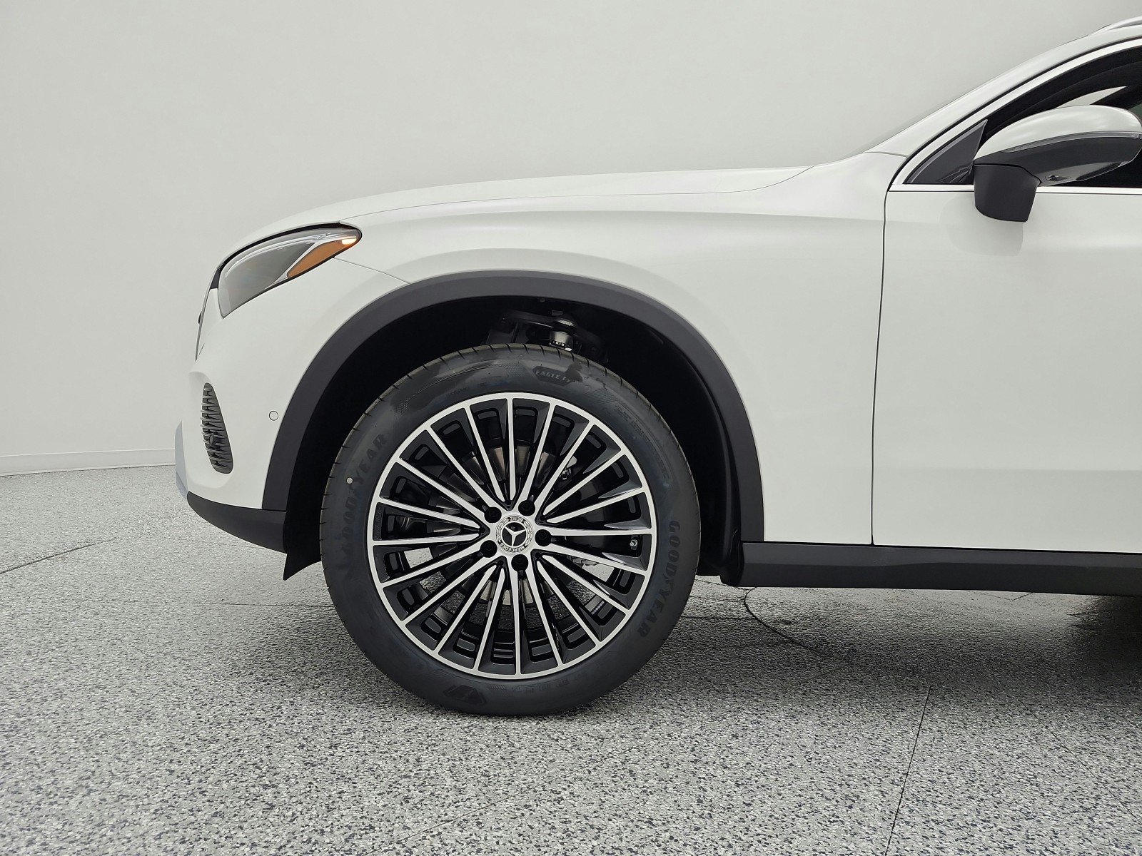 New 2026 Polar White Mercedes-Benz GLC 300 SUV image 13