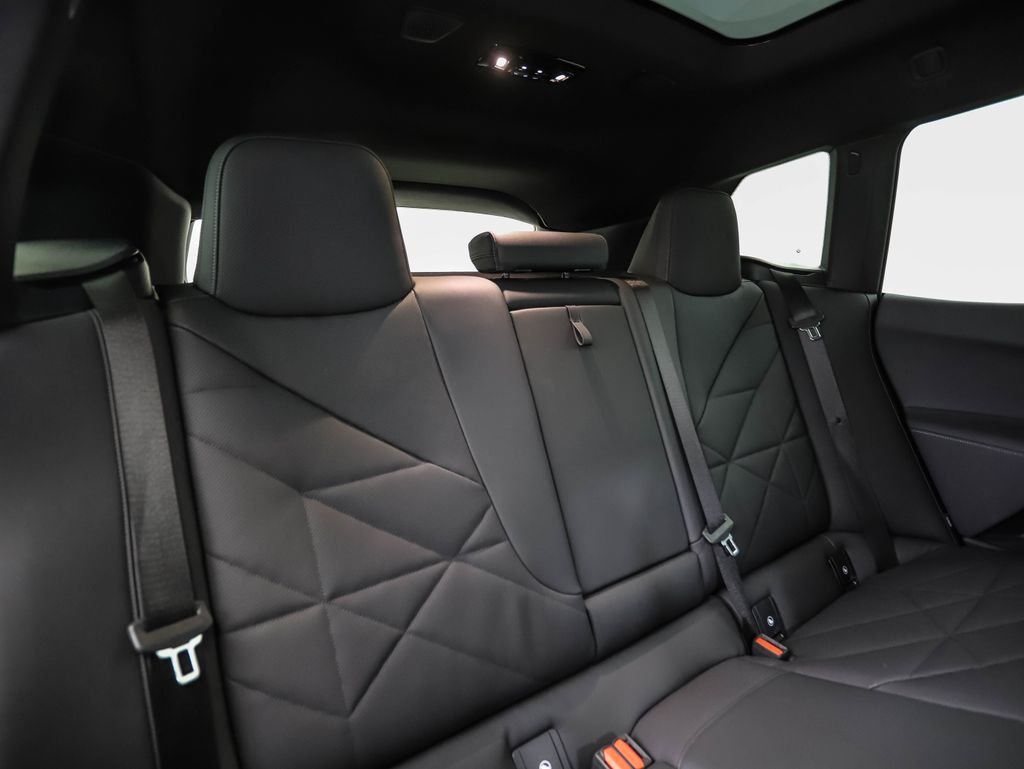 Certified Used 2024 Gray Metallic BMW xDrive50 image 28