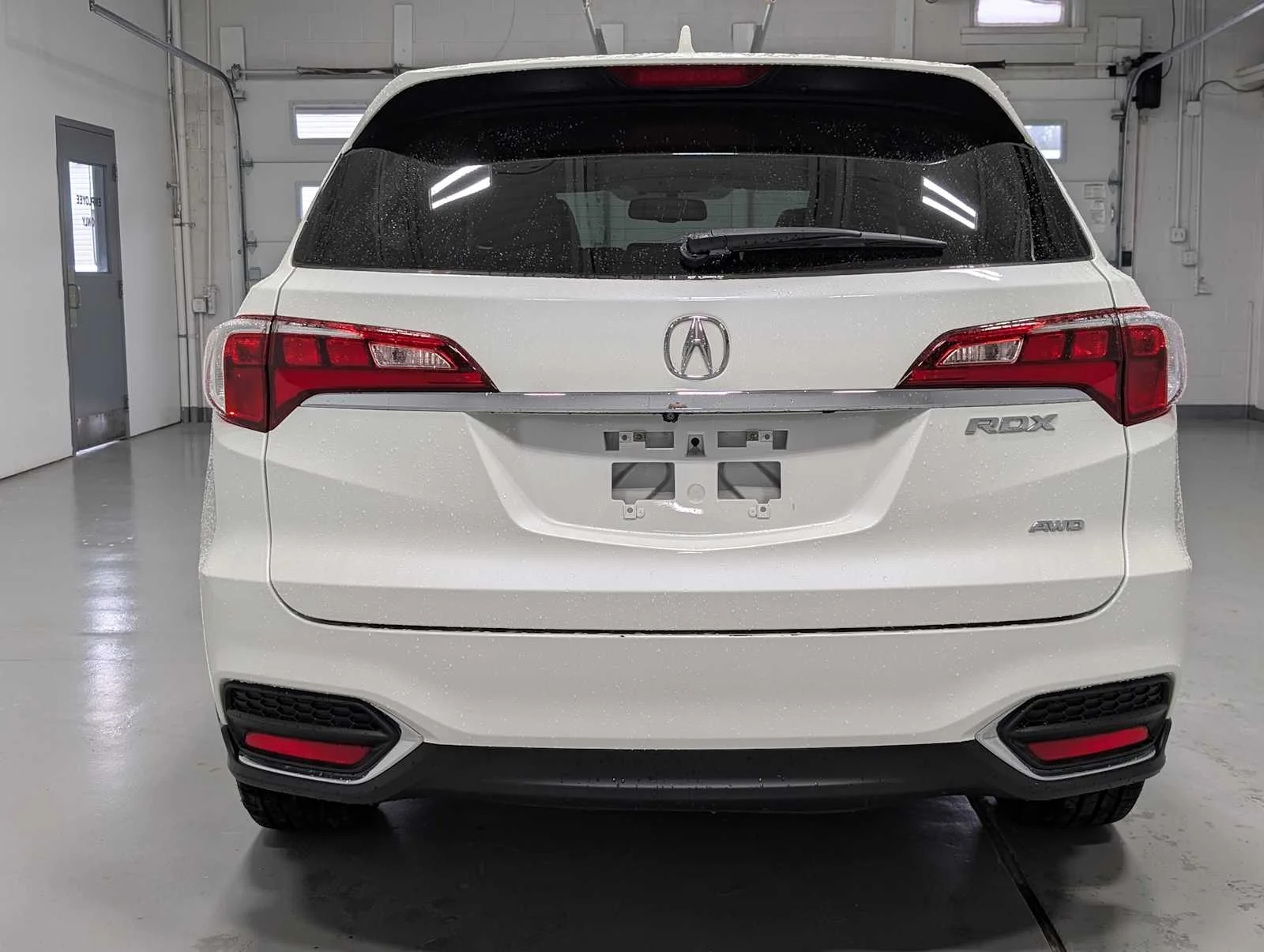 Used 2018 White Diamond Pearl Acura  image 9