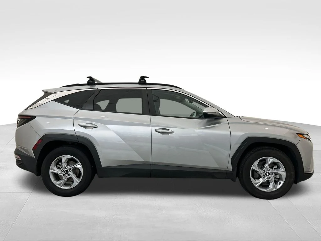 Used 2023 Silver Hyundai SEL image 7
