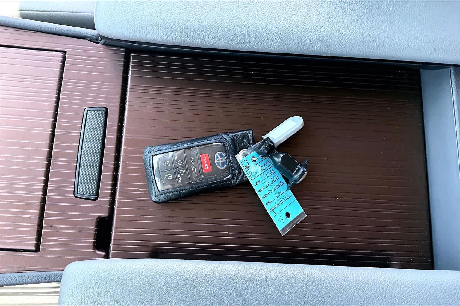 Used 2024 Wind Chill Pearl Toyota XLE image 15