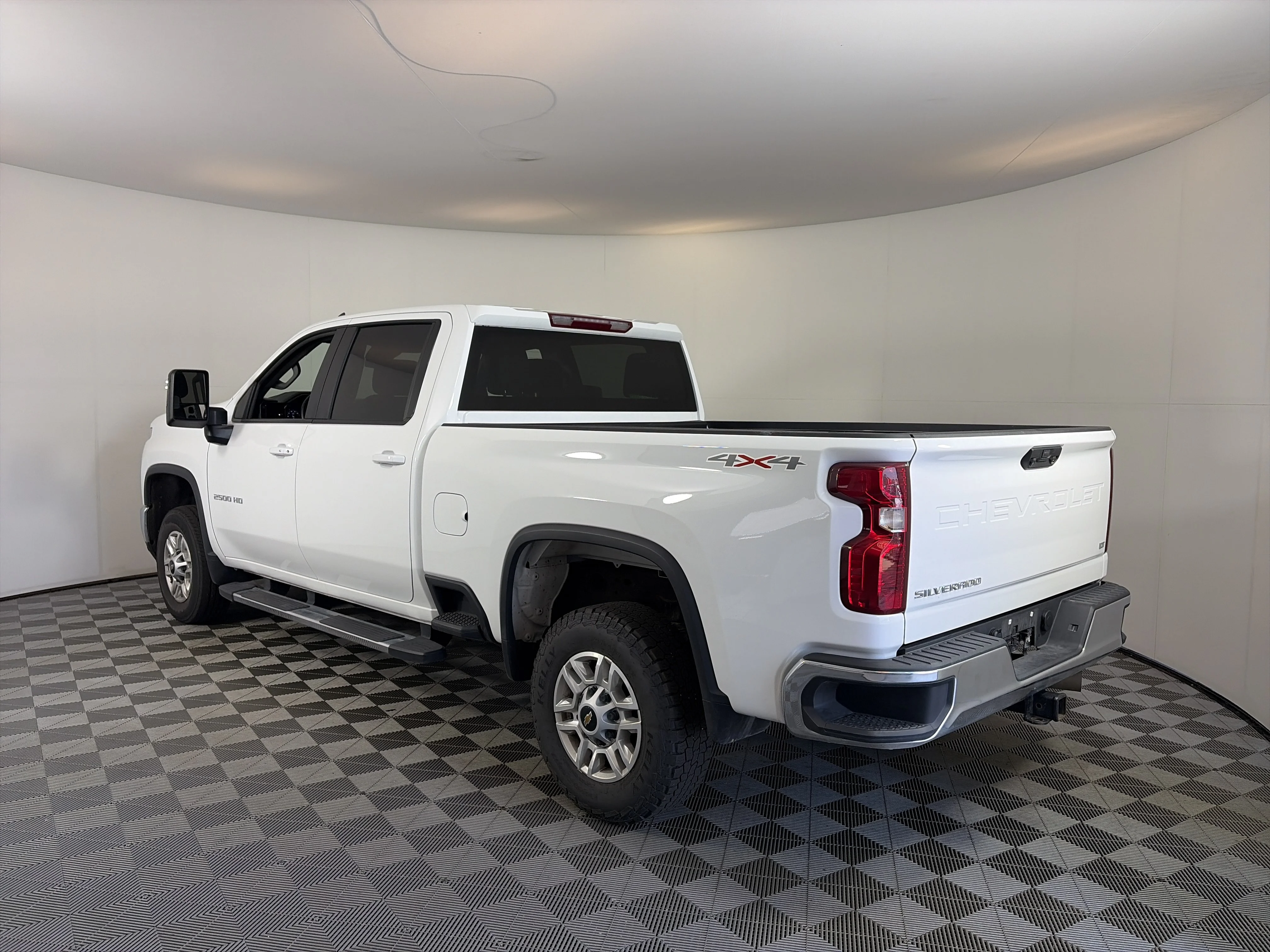 Certified Used 2025 Summit White Chevrolet LT image 8