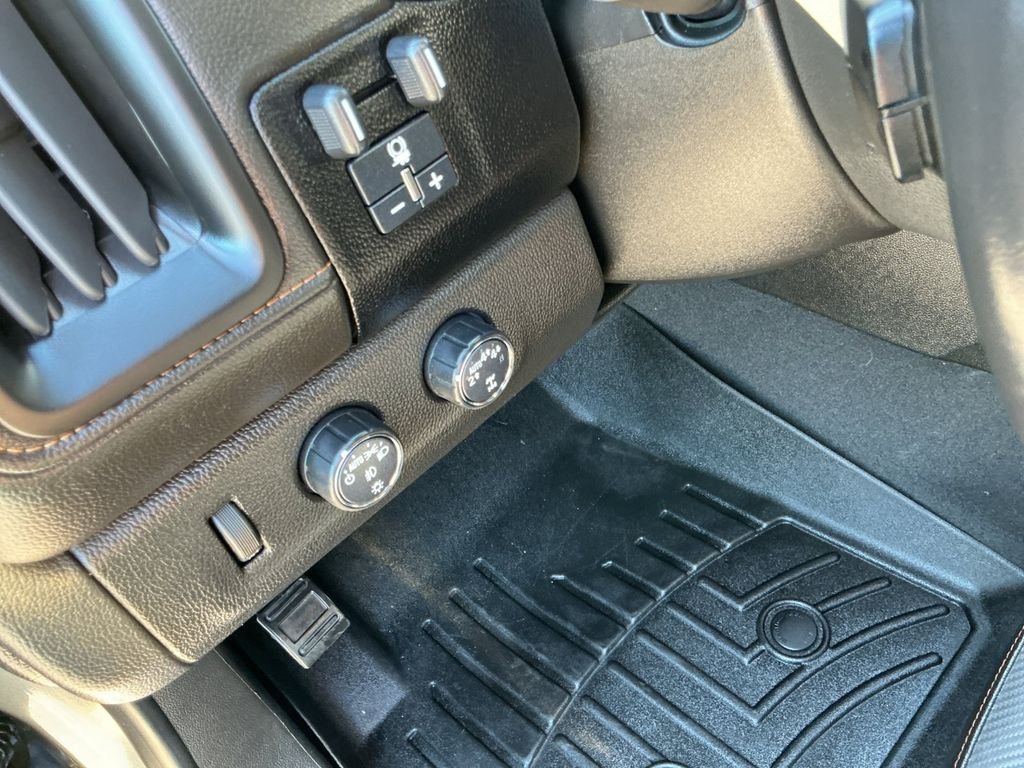 Certified Used 2022 Gray GMC AT4 w/Cloth image 32